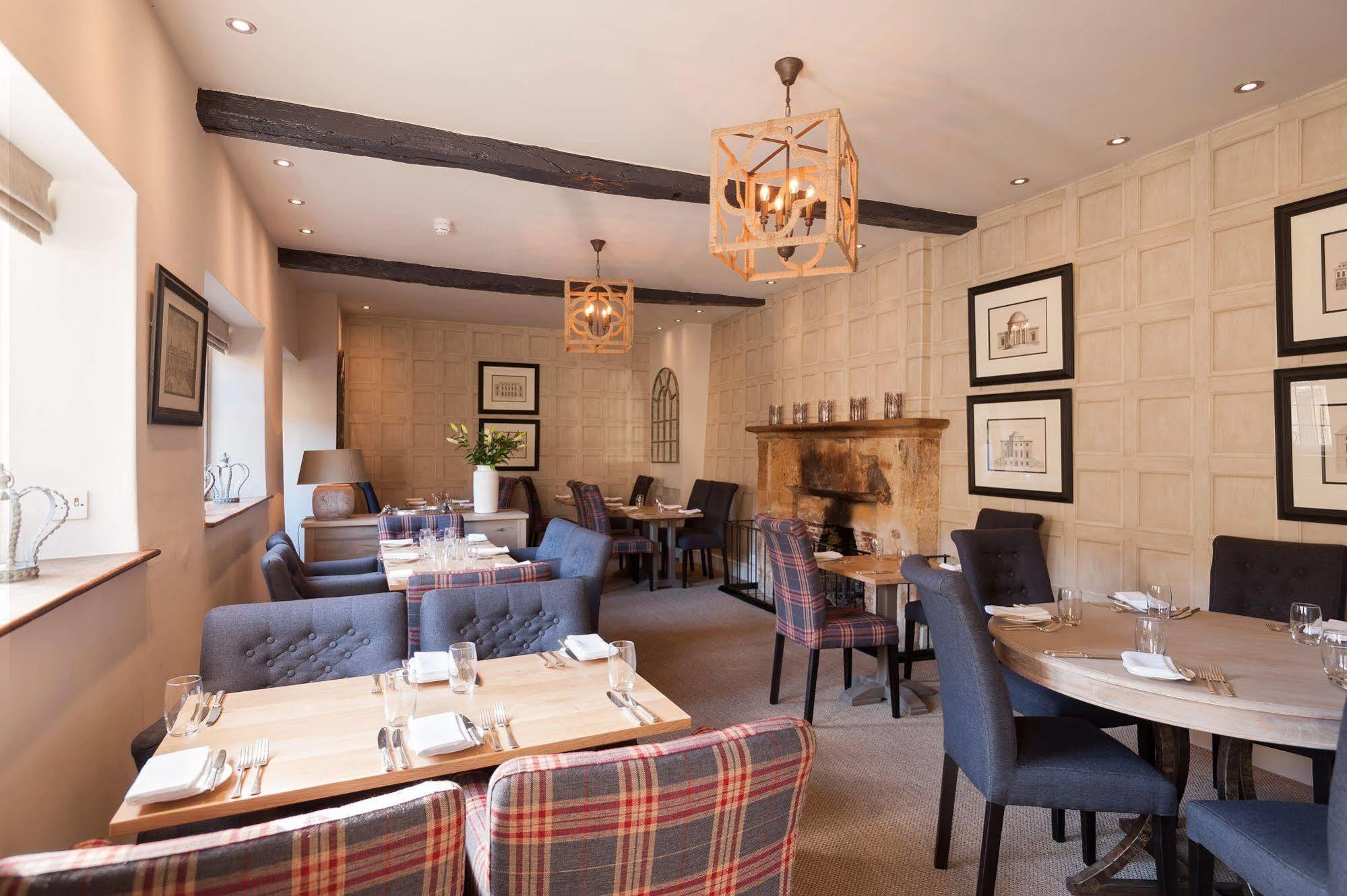 The Crown Hotel Shipton under Wychwood Exterior photo