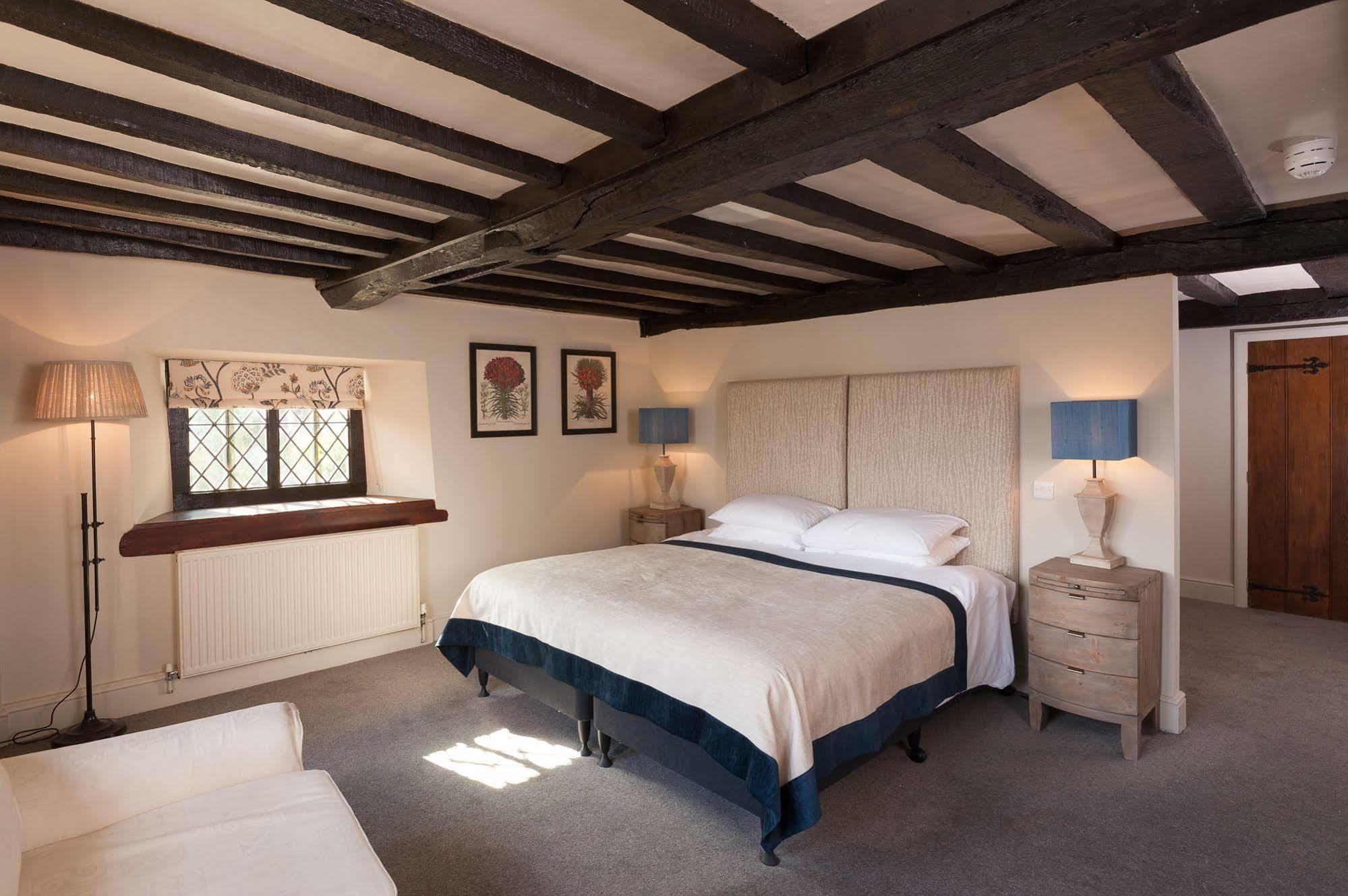 The Crown Hotel Shipton under Wychwood Exterior photo